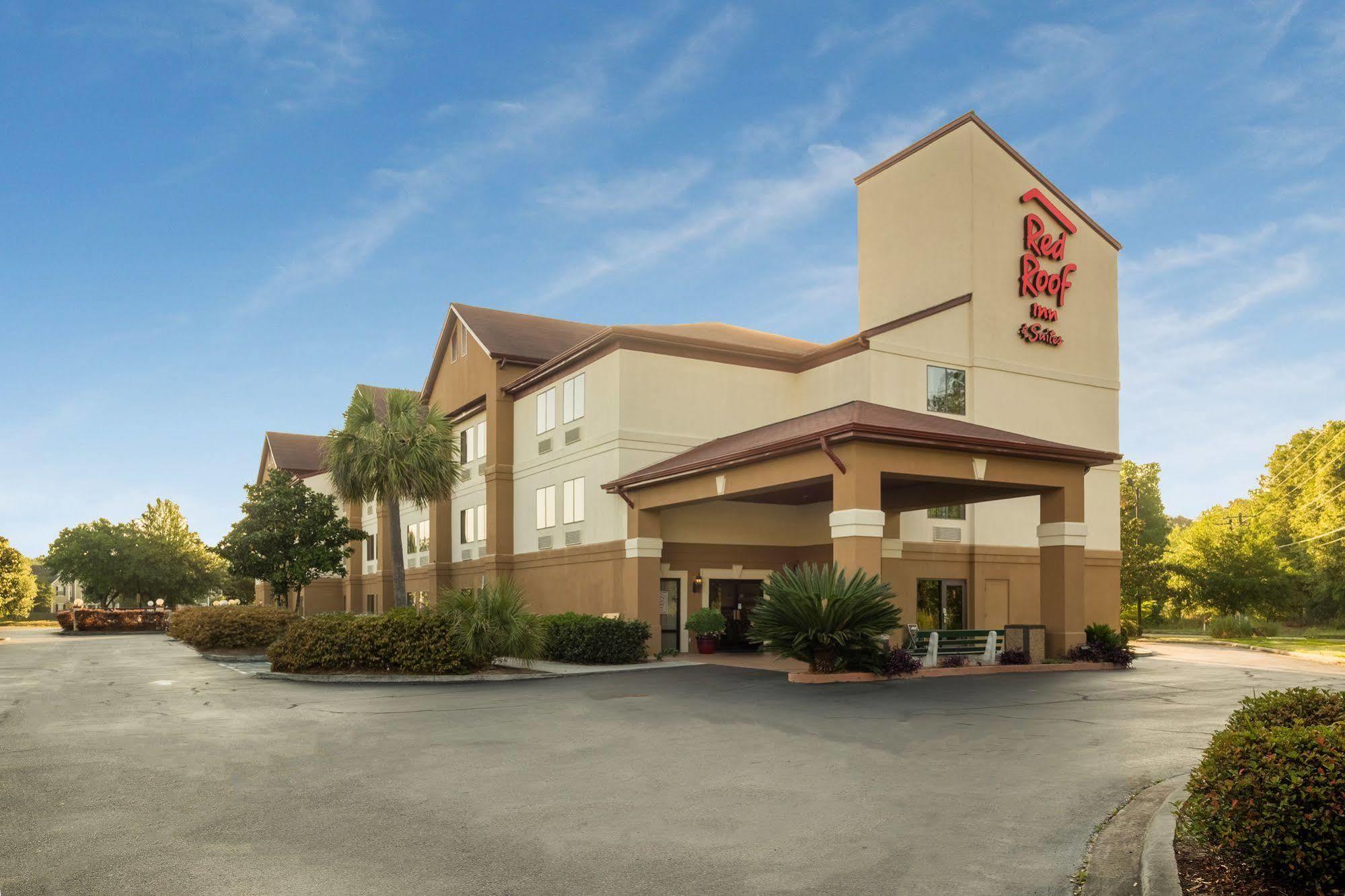 Red Roof Inn & Suites Savannah Gateway Exterior photo