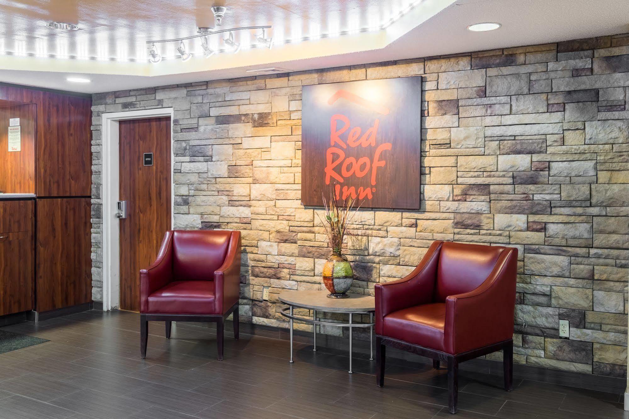 Red Roof Inn & Suites Savannah Gateway Exterior photo