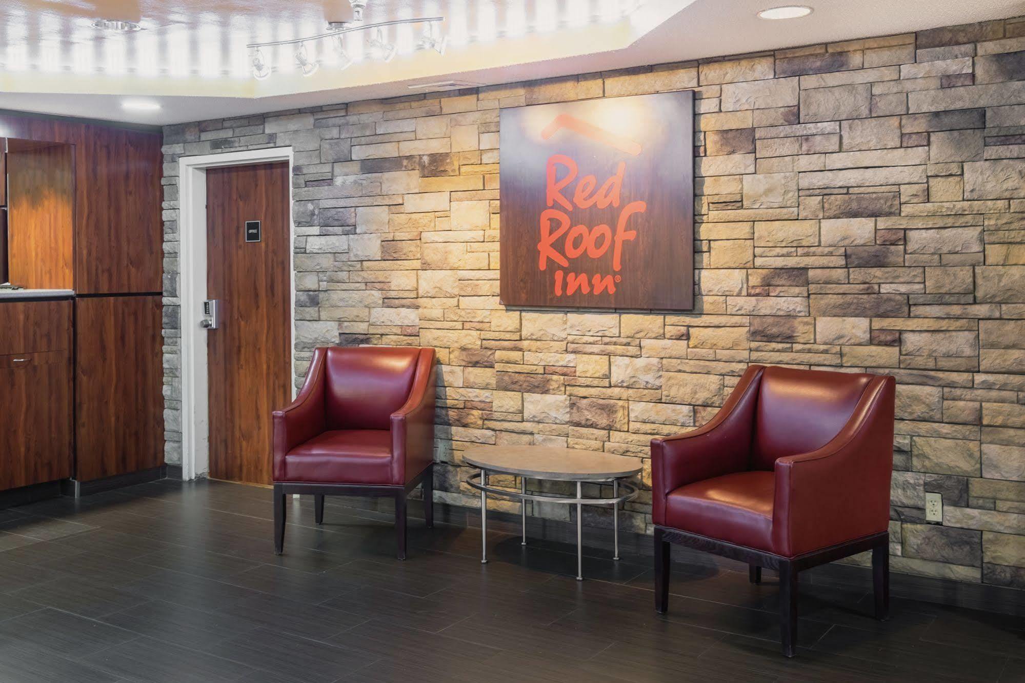 Red Roof Inn & Suites Savannah Gateway Exterior photo