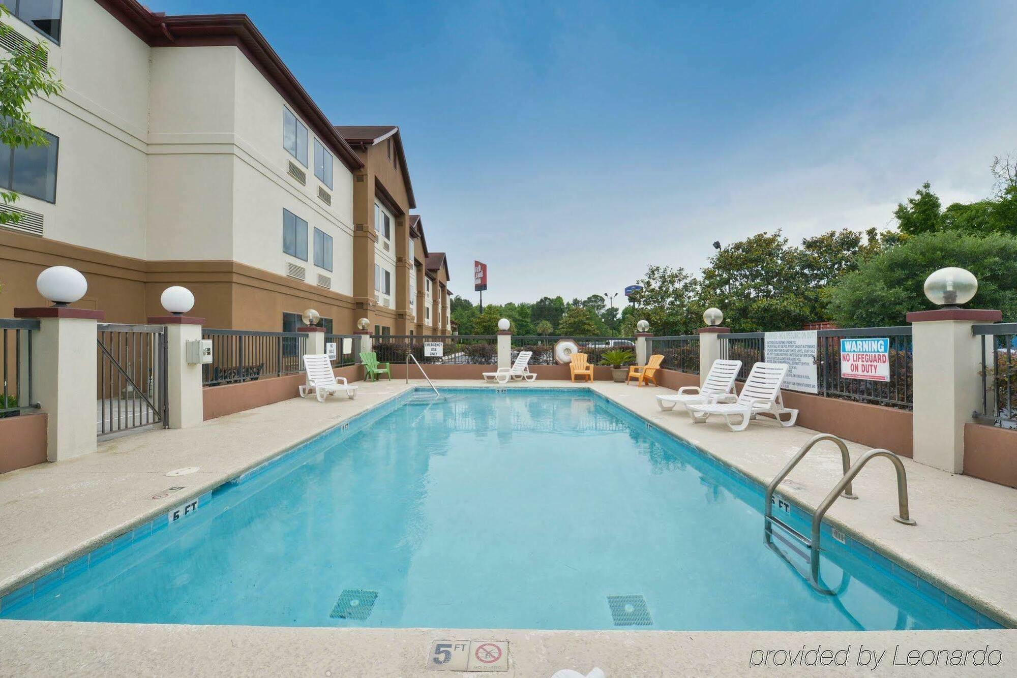 Red Roof Inn & Suites Savannah Gateway Exterior photo