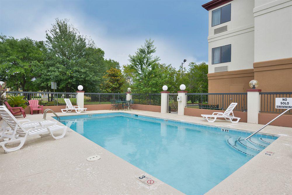 Red Roof Inn & Suites Savannah Gateway Exterior photo